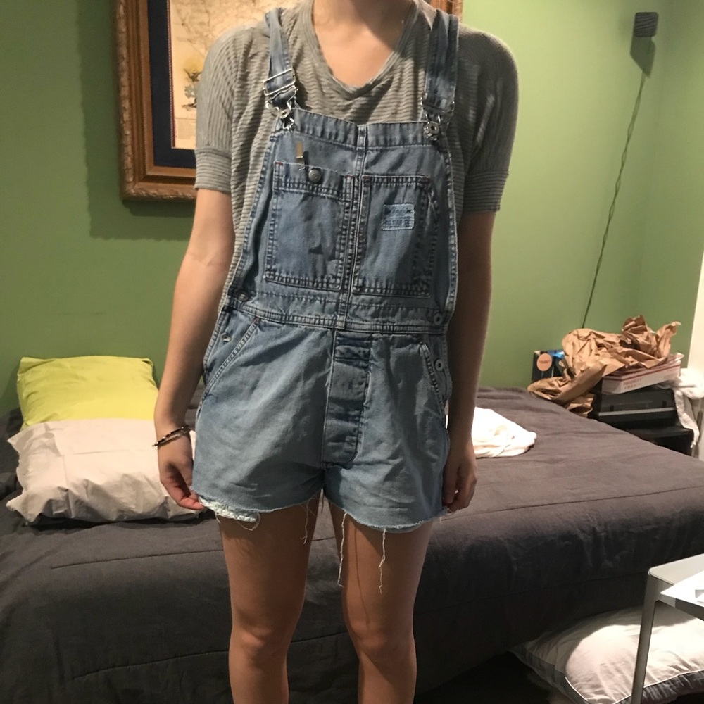vintage overall shorts😍🌸